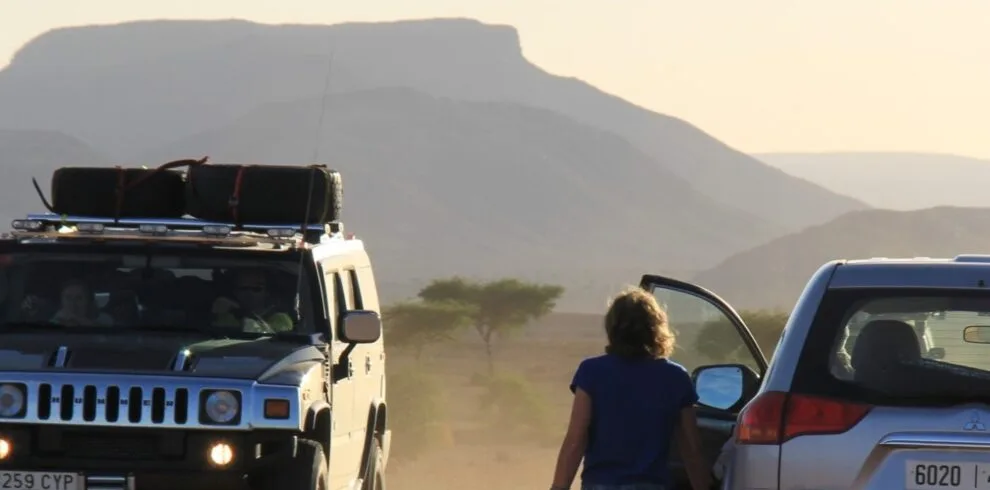 First picture next to excursions scaled - Circuit désert Maroc Les Amis du Sahara